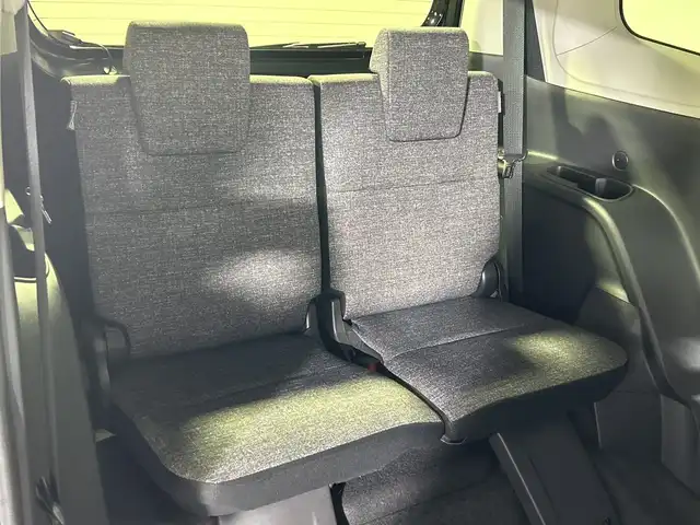 トヨタ シエンタ Z 神奈川県 2022(令4)年 2.8万km ブラック モデリスタエアロ【フロント/サイド/リアアンダー】/ディスプレイオーディオプラス/純正10.5型ディスプレイオーディオ/フルセグ　AM FM Bluetooth　USB　Miracast/両側電動スライドドア【サンシェード】/パノラミックビューモニター/セーフティセンス/プリクラッシュセーフティ/レーントレーシングアシスト/レーンディパーチャーアラート/レーダークルーズコントロール/アダブティブハイビームシステム/ロードサインアシスト/プロアクティブドライビングアシスト/発進遅れ告知機能/パーキングサポートブレーキ/ブラインドスポットモニター/フロント/リアソナー/純正前方ドライブレコーダー/ETC/前席シートヒーター/ステアリングヒーター/プッシュスタート/スマートキー/LEDヘッドランプ/オートライト/スペアキー