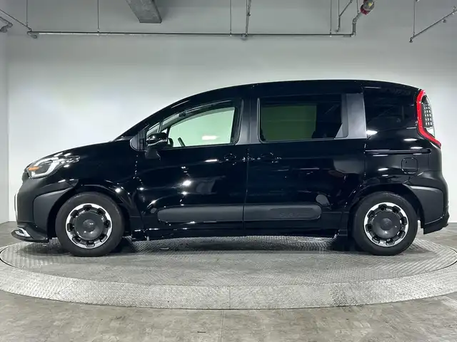 トヨタ シエンタ Z 神奈川県 2022(令4)年 2.8万km ブラック モデリスタエアロ【フロント/サイド/リアアンダー】/ディスプレイオーディオプラス/純正10.5型ディスプレイオーディオ/フルセグ　AM FM Bluetooth　USB　Miracast/両側電動スライドドア【サンシェード】/パノラミックビューモニター/セーフティセンス/プリクラッシュセーフティ/レーントレーシングアシスト/レーンディパーチャーアラート/レーダークルーズコントロール/アダブティブハイビームシステム/ロードサインアシスト/プロアクティブドライビングアシスト/発進遅れ告知機能/パーキングサポートブレーキ/ブラインドスポットモニター/フロント/リアソナー/純正前方ドライブレコーダー/ETC/前席シートヒーター/ステアリングヒーター/プッシュスタート/スマートキー/LEDヘッドランプ/オートライト/スペアキー