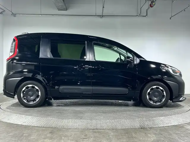 トヨタ シエンタ Z 神奈川県 2022(令4)年 2.8万km ブラック モデリスタエアロ【フロント/サイド/リアアンダー】/ディスプレイオーディオプラス/純正10.5型ディスプレイオーディオ/フルセグ　AM FM Bluetooth　USB　Miracast/両側電動スライドドア【サンシェード】/パノラミックビューモニター/セーフティセンス/プリクラッシュセーフティ/レーントレーシングアシスト/レーンディパーチャーアラート/レーダークルーズコントロール/アダブティブハイビームシステム/ロードサインアシスト/プロアクティブドライビングアシスト/発進遅れ告知機能/パーキングサポートブレーキ/ブラインドスポットモニター/フロント/リアソナー/純正前方ドライブレコーダー/ETC/前席シートヒーター/ステアリングヒーター/プッシュスタート/スマートキー/LEDヘッドランプ/オートライト/スペアキー