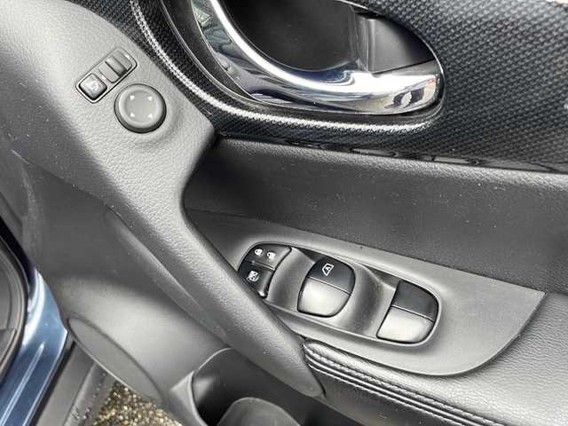 日産 エクストレイル 20X エマージェンシーブレーキ 新潟県 2015(平27)年 9.9万km スチールブルー 純正ナビ　/ＤＴＶ　/Ｂｌｕｅｔｏｏｔｈ　/ＡＭ　/ＦＭ　/スタッドレスタイヤ積載　/シートヒーター　/ビルトインＥＴＣ　/バックカメラ　/衝突軽減ブレーキ　/純正アルミホイール１７インチ　/純正フロアマット/コーナーセンサー/プッシュスタート/スマートキー