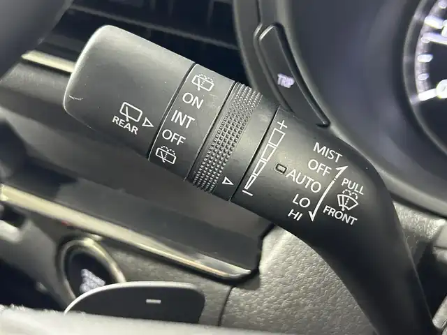 マツダ ＣＸ－３０ XD Lパッケージ 佐賀県 2020(令2)年 4.1万km マシーングレープレミアムM 純正8型ナビ/（ＡＭ/ＦＭ/CD/DVD/Bluetooth/フルセグTV）/全周囲カメラ/クルーズコントロール(追従あり)/パワーバックドア/衝突被害軽減システム/ETC/レーンアシスト/シートヒーター/レザーシート/パワーシート/シートメモリ/オートエアコン/盗難防止装置/横滑り防止装置/オートライト/オートマチックハイビーム/スマートキー/プッシュスタート/パドルシフト/コーナーセンサー/LEDヘッドライト/純正フロアマット/純正18インチアルミホイール/ステアリングスイッチ/ドアバイザー