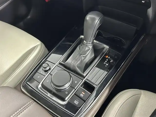 マツダ ＣＸ－３０ XD Lパッケージ 佐賀県 2020(令2)年 4.1万km マシーングレープレミアムM 純正8型ナビ/（ＡＭ/ＦＭ/CD/DVD/Bluetooth/フルセグTV）/全周囲カメラ/クルーズコントロール(追従あり)/パワーバックドア/衝突被害軽減システム/ETC/レーンアシスト/シートヒーター/レザーシート/パワーシート/シートメモリ/オートエアコン/盗難防止装置/横滑り防止装置/オートライト/オートマチックハイビーム/スマートキー/プッシュスタート/パドルシフト/コーナーセンサー/LEDヘッドライト/純正フロアマット/純正18インチアルミホイール/ステアリングスイッチ/ドアバイザー