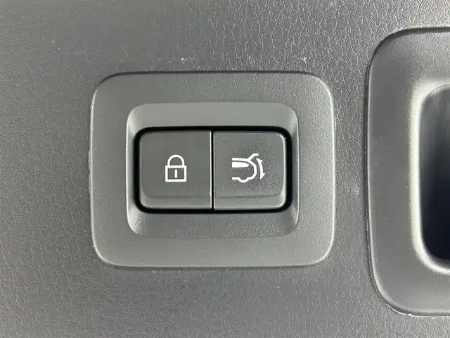 マツダ ＣＸ－３０ XD Lパッケージ 佐賀県 2020(令2)年 4.1万km マシーングレープレミアムM 純正8型ナビ/（ＡＭ/ＦＭ/CD/DVD/Bluetooth/フルセグTV）/全周囲カメラ/クルーズコントロール(追従あり)/パワーバックドア/衝突被害軽減システム/ETC/レーンアシスト/シートヒーター/レザーシート/パワーシート/シートメモリ/オートエアコン/盗難防止装置/横滑り防止装置/オートライト/オートマチックハイビーム/スマートキー/プッシュスタート/パドルシフト/コーナーセンサー/LEDヘッドライト/純正フロアマット/純正18インチアルミホイール/ステアリングスイッチ/ドアバイザー