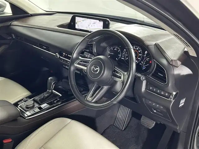 マツダ ＣＸ－３０ XD Lパッケージ 佐賀県 2020(令2)年 4.1万km マシーングレープレミアムM 純正8型ナビ/（ＡＭ/ＦＭ/CD/DVD/Bluetooth/フルセグTV）/全周囲カメラ/クルーズコントロール(追従あり)/パワーバックドア/衝突被害軽減システム/ETC/レーンアシスト/シートヒーター/レザーシート/パワーシート/シートメモリ/オートエアコン/盗難防止装置/横滑り防止装置/オートライト/オートマチックハイビーム/スマートキー/プッシュスタート/パドルシフト/コーナーセンサー/LEDヘッドライト/純正フロアマット/純正18インチアルミホイール/ステアリングスイッチ/ドアバイザー