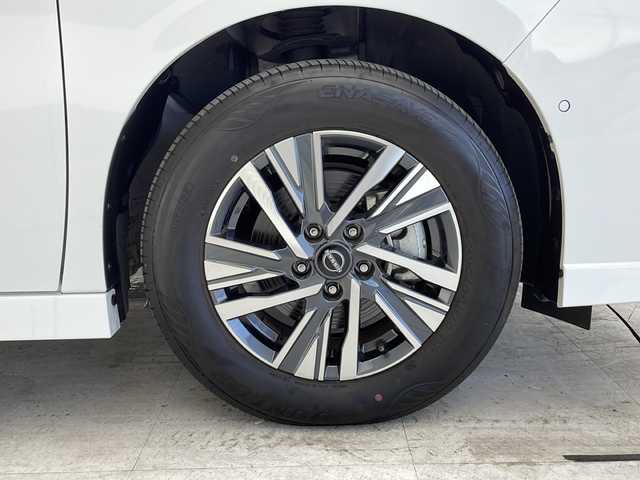 日産 セレナ e－パワー ハイウェイスター V 愛知県 2023(令5)年 3.8万km ホワイト プロパイロット/衝突軽減システム/全方位カメラ/両側パワースライドドア/レーダークルーズコントロール/Bluetooth/バックカメラ/イージーオープン機能/コーナーセンサー/純正アルミホイール/ETC2.0/ブラインドスポットモニター/LEDヘッドライト/インテリジェントミラー/リアオートエアコン/オートマチックハイビーム/ドライブレコーダー/ステアリングスイッチ/スマートキー/プッシュスタート