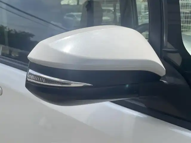 トヨタ ヴォクシー ZS 群馬県 2014(平26)年 14.4万km ホワイトパールクリスタルシャイン 純正SDナビ、地デジ、Bluetooth、CD、DVD/　（NSZT-Y62G）/バックカメラ/TVキャンセラー/革巻きステア/社外フリップダウンモニター/両側パワースライドドア/スマートキー×２/LEDヘッドライト/ビルトインETC/ドアバイザー/整備手帳、取説