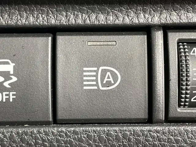 トヨタ ハリアー S 神奈川県 2020(令2)年 3.7万km ブラック 純正ディスプレイオーディオ/Tコネクトナビ/Bluetooth　USB　Miracast AUX/バックカメラ/セーフティセンス/プリクラッシュセーフティ/レーンディパーチャーアラート/レーダークルーズコントロール/オートハイビーム/前後ソナー/革巻きステアリング/ステアリングスイッチ/ビルトインETC/電動パーキングブレーキ/オートブレーキホールド/プッシュスタート/スマートキー/モデリスタエアロ【フロント/サイド/リアアンダー】/純正リアスポイラー/純正17インチアルミホイール