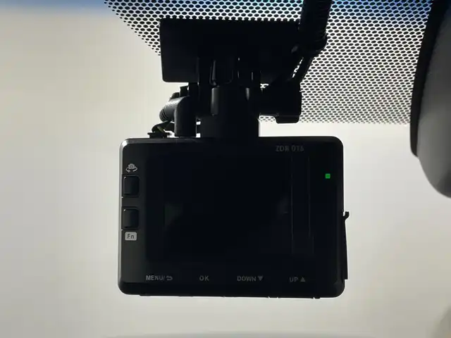 トヨタ ハリアー S 神奈川県 2020(令2)年 3.7万km ブラック 純正ディスプレイオーディオ/Tコネクトナビ/Bluetooth　USB　Miracast AUX/バックカメラ/セーフティセンス/プリクラッシュセーフティ/レーンディパーチャーアラート/レーダークルーズコントロール/オートハイビーム/前後ソナー/革巻きステアリング/ステアリングスイッチ/ビルトインETC/電動パーキングブレーキ/オートブレーキホールド/プッシュスタート/スマートキー/モデリスタエアロ【フロント/サイド/リアアンダー】/純正リアスポイラー/純正17インチアルミホイール