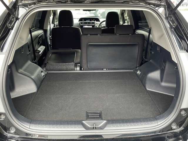 トヨタ プリウス α S ツーリングセレクション 東京都 2016(平28)年 5.6万km アティチュードブラックマイカ Bi-Beam　LEDヘッドランプ/LEDテール＆ストップランプ/オーディオレス（6スピーカー・カバーレス）/オートエアコン（ワンダイヤルエアコンディショナー）/ドライブレコーダー（DC-DR510）/オートライト/オートハイビーム/モデリスタエアロ/純正ナビ（NSZA-X64T）/ビルトインETC/純正フロアマット/カーテンエアバッグ/衝突軽減システム/レーンアシスト/クルーズコントロール（追従走行あり）/フルセグテレビ/ワンオーナー/バックカメラ