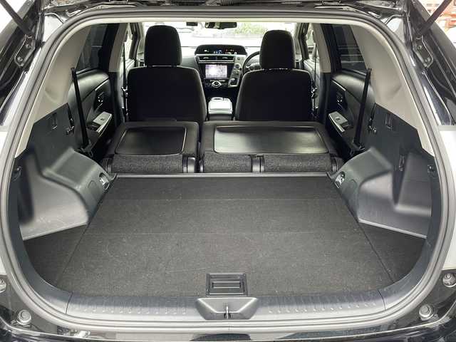 トヨタ プリウス α S ツーリングセレクション 東京都 2016(平28)年 5.6万km アティチュードブラックマイカ Bi-Beam　LEDヘッドランプ/LEDテール＆ストップランプ/オーディオレス（6スピーカー・カバーレス）/オートエアコン（ワンダイヤルエアコンディショナー）/ドライブレコーダー（DC-DR510）/オートライト/オートハイビーム/モデリスタエアロ/純正ナビ（NSZA-X64T）/ビルトインETC/純正フロアマット/カーテンエアバッグ/衝突軽減システム/レーンアシスト/クルーズコントロール（追従走行あり）/フルセグテレビ/ワンオーナー/バックカメラ