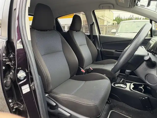 トヨタ ヴィッツ F セーフティエディション 三重県 2018(平30)年 8.7万km ボルドーマイカメタリック ♪ワンオーナー/♪車検 令和9年3月27日迄/プリクラッシュセーフティ/レーンディパーチャーアラート/オートマチックハイビーム/スマートキー×2/プッシュスタート/ドライブレコーダー/社外ナビ/・CD・SD録音・USB/・フルセグ・DVD再生/・Bluetoothオーディオ/・バックカメラ/ステアリングスイッチ/ウィンカーミラー/オートリトラクタブルミラー/ヘッドライトレベライザー/プライバシーガラス/フロアマット/ドアバイザー