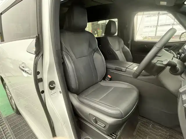 トヨタ アルファード Z 宮城県 2023(令5)年 0.8万km プラチナホワイトパールマイカ ワンオーナー/純正メモリーナビ（ＦＭ／ＡＭ／ＢＴ）　/フルセグテレビ　/レザーシート　/プリクラッシュセーフティー　/レーダークルーズコントロール　/レーンキープアシスト　/コーナーセンサー/ブラインドスポットモニター　/横滑り防止装置/全方位カメラ/フロントカメラ/バックカメラ/パワーバックドア/オートマチックハイビーム/オートライト/ベンチレーション/全席シートヒーター/ステアリングヒーター/前席パワーシート/シートメモリー/フリップダウンモニター/デジタルインナーミラー/ドライブレコーダー（前後型）/テレビキャンセラー/スマートキー/プッシュスタート/ETC2.0/両側パワースライドドア/電動パーキングブレーキ/電動格納ミラー