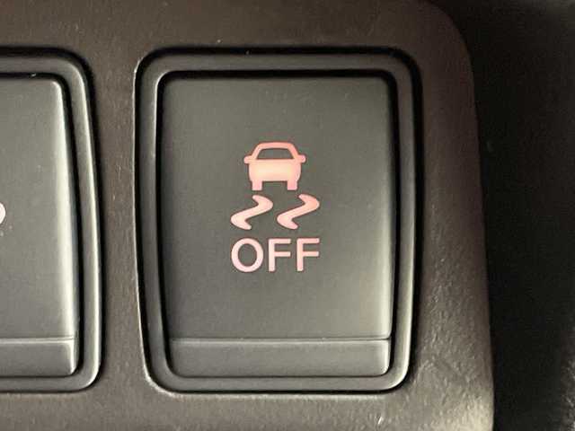 日産 エクストレイル ハイブリッド 20X エマージェンシーブレーキ 岐阜県 2016(平28)年 3.9万km バーニングレッド 純正SDナビ/フルセグ/BT/USB/DVD/アラウンドビューモニター/ビルトインETC/車線逸脱警報/後側方車両検知警報/エマージェンシーブレーキ/踏み間違い衝突防止アシスト/ヒルスタートアシスト/クリアランスソナー/パワーバックドア/前席シートヒーター/純正フロアマット/サイドバイザー/LEDオートライト/プッシュスタート/スマートキー/スペアキー