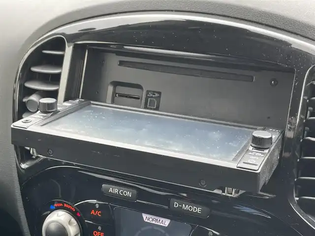 日産 ジューク 15RX Vセレクション 宮崎県 2016(平28)年 10.7万km ブリリアントホワイトパール 純正SDナビ/（CD/AM/FM/BT/AUX)/フルセグTV/バックカメラ/横滑り防止機能/アイドリングストップ/レーンキープアシスト/衝突防止機能/社外エアロ/ETC