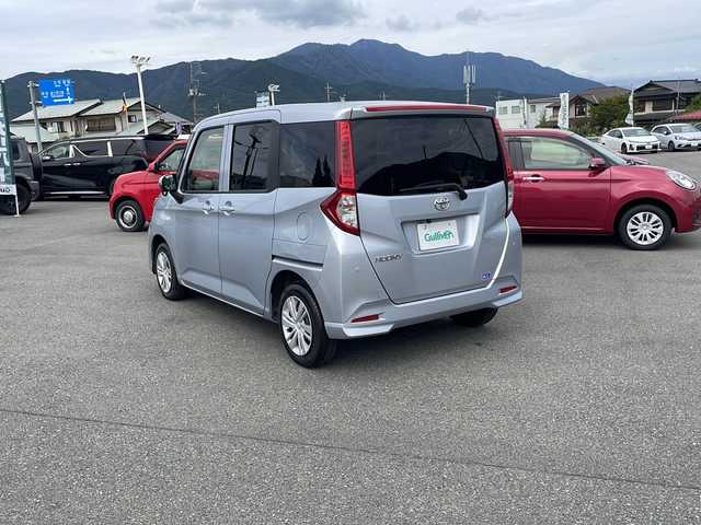 トヨタ ルーミー X 山梨県 2023(令5)年 2.7万km ブライトシルバーM ４WD /禁煙車　/純正ナビ　/ＥＴＣ/電動スライドドア/Ｂｌｕｅｔｏｏｔｈ接続　/フルセグ　/カロッツェリアスピーカー　/衝突軽減装置　/前後ドライブレコーダー　/オートマチックハイビーム　/オートライト