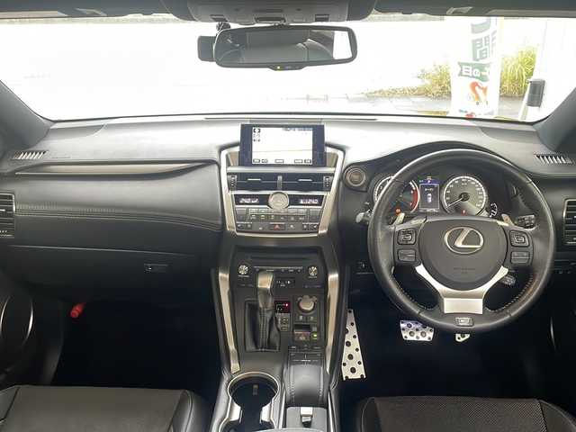 レクサス ＮＸ 200t Fスポーツ 愛知県 2015(平27)年 6.1万km スターライトブラックガラスフレーク サンルーフ/純正ナビ/フルセグＴＶ・ＣＤ・ＤＶＤ・Ｂｌｕｅｔｏｏｔｈ・ブルーレイ/パワーバックドア/黒レザーシート/前席シートヒーター/前席エアーシート/運転席メモリー機能付きパワーシート/ステアリングヒーター/クルーズコントロール/パドルシフト/オートブレーキホールド/オートライト/LEDヘッドライト/フォグランプ/社外前方ドライブレコーダー（ケンウッド）/アイドリングストップ/ステアリングスイッチ/ビルトインＥＴＣ/左側サイドカメラ/純正フロアマット/純正ドアバイザー/カードキー/スマートキー/プッシュスタート/スペアキー/保証書/取扱説明書/整備記録簿（H30.R6）