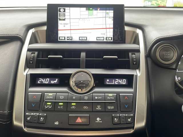 レクサス ＮＸ 200t Fスポーツ 愛知県 2015(平27)年 6.1万km スターライトブラックガラスフレーク サンルーフ/純正ナビ/フルセグＴＶ・ＣＤ・ＤＶＤ・Ｂｌｕｅｔｏｏｔｈ・ブルーレイ/パワーバックドア/黒レザーシート/前席シートヒーター/前席エアーシート/運転席メモリー機能付きパワーシート/ステアリングヒーター/クルーズコントロール/パドルシフト/オートブレーキホールド/オートライト/LEDヘッドライト/フォグランプ/社外前方ドライブレコーダー（ケンウッド）/アイドリングストップ/ステアリングスイッチ/ビルトインＥＴＣ/左側サイドカメラ/純正フロアマット/純正ドアバイザー/カードキー/スマートキー/プッシュスタート/スペアキー/保証書/取扱説明書/整備記録簿（H30.R6）