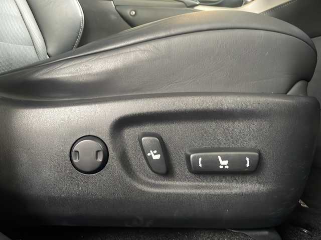 レクサス ＮＸ 200t Fスポーツ 愛知県 2015(平27)年 6.1万km スターライトブラックガラスフレーク サンルーフ/純正ナビ/フルセグＴＶ・ＣＤ・ＤＶＤ・Ｂｌｕｅｔｏｏｔｈ・ブルーレイ/パワーバックドア/黒レザーシート/前席シートヒーター/前席エアーシート/運転席メモリー機能付きパワーシート/ステアリングヒーター/クルーズコントロール/パドルシフト/オートブレーキホールド/オートライト/LEDヘッドライト/フォグランプ/社外前方ドライブレコーダー（ケンウッド）/アイドリングストップ/ステアリングスイッチ/ビルトインＥＴＣ/左側サイドカメラ/純正フロアマット/純正ドアバイザー/カードキー/スマートキー/プッシュスタート/スペアキー/保証書/取扱説明書/整備記録簿（H30.R6）