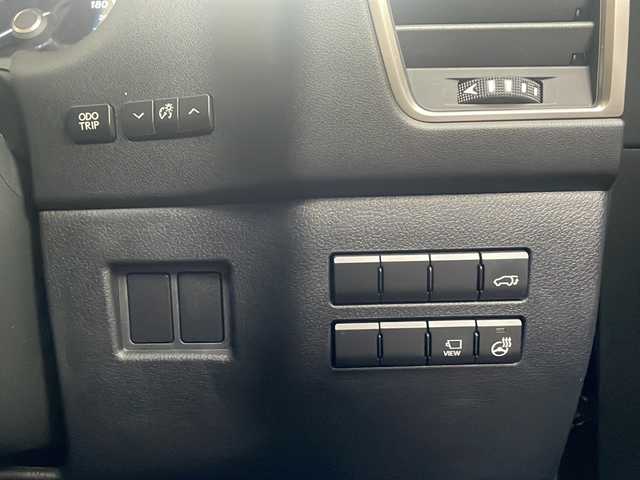 レクサス ＮＸ 200t Fスポーツ 愛知県 2015(平27)年 6.1万km スターライトブラックガラスフレーク サンルーフ/純正ナビ/フルセグＴＶ・ＣＤ・ＤＶＤ・Ｂｌｕｅｔｏｏｔｈ・ブルーレイ/パワーバックドア/黒レザーシート/前席シートヒーター/前席エアーシート/運転席メモリー機能付きパワーシート/ステアリングヒーター/クルーズコントロール/パドルシフト/オートブレーキホールド/オートライト/LEDヘッドライト/フォグランプ/社外前方ドライブレコーダー（ケンウッド）/アイドリングストップ/ステアリングスイッチ/ビルトインＥＴＣ/左側サイドカメラ/純正フロアマット/純正ドアバイザー/カードキー/スマートキー/プッシュスタート/スペアキー/保証書/取扱説明書/整備記録簿（H30.R6）