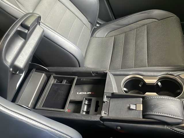 レクサス ＮＸ 200t Fスポーツ 愛知県 2015(平27)年 6.1万km スターライトブラックガラスフレーク サンルーフ/純正ナビ/フルセグＴＶ・ＣＤ・ＤＶＤ・Ｂｌｕｅｔｏｏｔｈ・ブルーレイ/パワーバックドア/黒レザーシート/前席シートヒーター/前席エアーシート/運転席メモリー機能付きパワーシート/ステアリングヒーター/クルーズコントロール/パドルシフト/オートブレーキホールド/オートライト/LEDヘッドライト/フォグランプ/社外前方ドライブレコーダー（ケンウッド）/アイドリングストップ/ステアリングスイッチ/ビルトインＥＴＣ/左側サイドカメラ/純正フロアマット/純正ドアバイザー/カードキー/スマートキー/プッシュスタート/スペアキー/保証書/取扱説明書/整備記録簿（H30.R6）