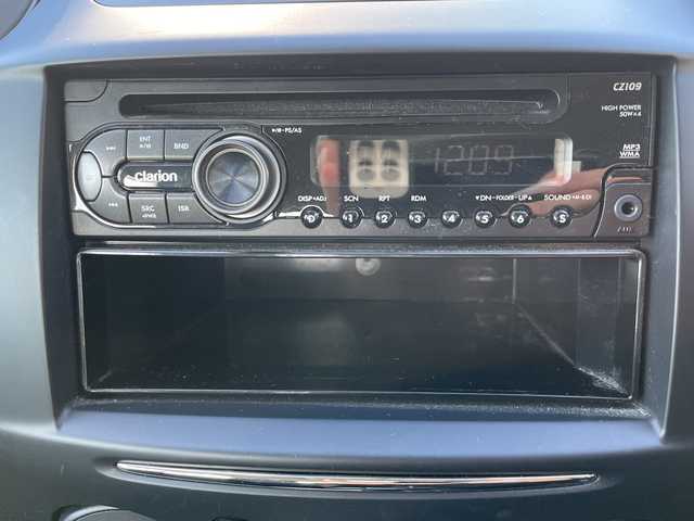 マツダ デミオ 13C 神奈川県 2012(平24)年 8.5万km アークティックホワイト カーオーディオ（CD/AUX）/リモコンキー　/ドアバイザー　/ハロゲンヘッドライト　/純正フロアマット　/リモコンキー　/ABS　/Wエアバック　/保証書　/取扱説明書　/記録簿　/パワーステアリング　/パワーウィンドウ