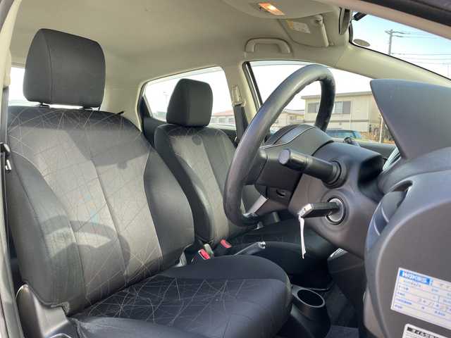 マツダ デミオ 13C 神奈川県 2012(平24)年 8.5万km アークティックホワイト カーオーディオ（CD/AUX）/リモコンキー　/ドアバイザー　/ハロゲンヘッドライト　/純正フロアマット　/リモコンキー　/ABS　/Wエアバック　/保証書　/取扱説明書　/記録簿　/パワーステアリング　/パワーウィンドウ