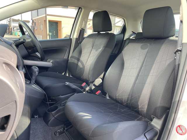 マツダ デミオ 13C 神奈川県 2012(平24)年 8.5万km アークティックホワイト カーオーディオ（CD/AUX）/リモコンキー　/ドアバイザー　/ハロゲンヘッドライト　/純正フロアマット　/リモコンキー　/ABS　/Wエアバック　/保証書　/取扱説明書　/記録簿　/パワーステアリング　/パワーウィンドウ