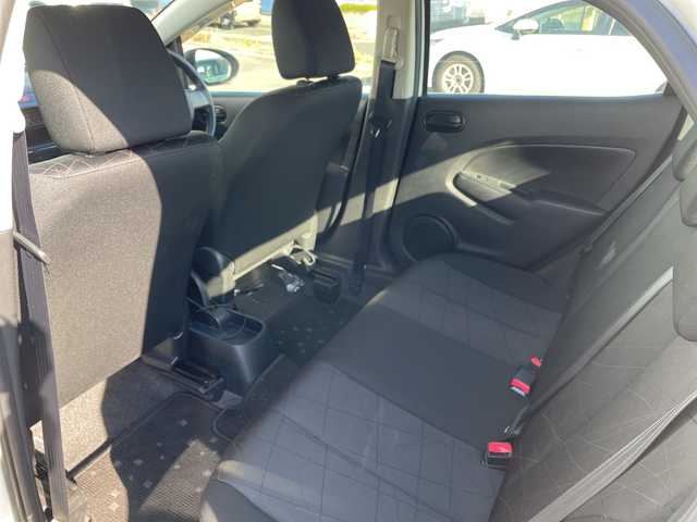 マツダ デミオ 13C 神奈川県 2012(平24)年 8.5万km アークティックホワイト カーオーディオ（CD/AUX）/リモコンキー　/ドアバイザー　/ハロゲンヘッドライト　/純正フロアマット　/リモコンキー　/ABS　/Wエアバック　/保証書　/取扱説明書　/記録簿　/パワーステアリング　/パワーウィンドウ