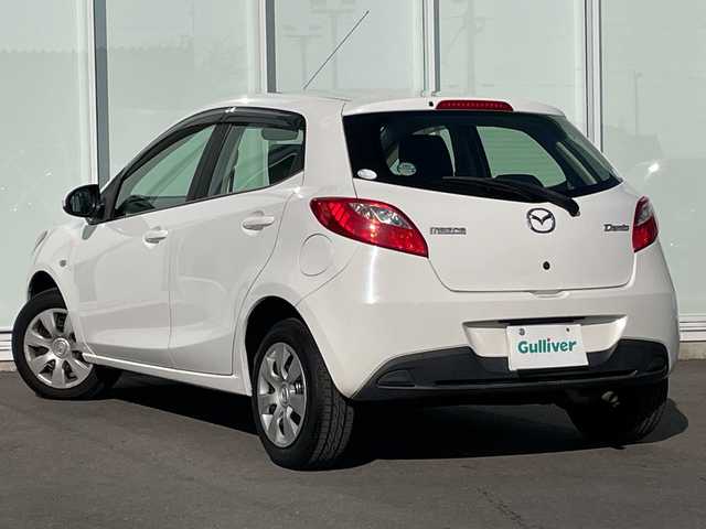 マツダ デミオ 13C 神奈川県 2012(平24)年 8.5万km アークティックホワイト カーオーディオ（CD/AUX）/リモコンキー　/ドアバイザー　/ハロゲンヘッドライト　/純正フロアマット　/リモコンキー　/ABS　/Wエアバック　/保証書　/取扱説明書　/記録簿　/パワーステアリング　/パワーウィンドウ