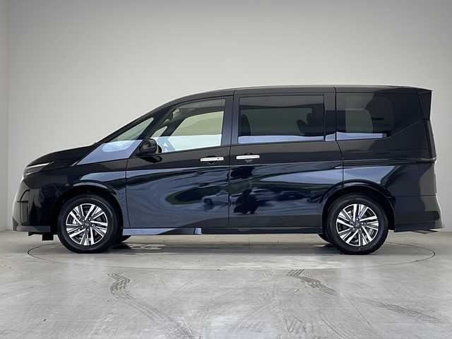 日産 セレナ 愛知県 2024(令6)年 0.3万km ダイヤモンドブラック プロパイロット/衝突被害軽減ブレーキ/純正12.4インチディスプレイオーディオ（ナビあり）/全方位カメラ/両側パワースライドドア/クルーズコントロール/シートヒーター/フルセグTV/Bluetooth/バックカメラ/コーナーセンサー/純正アルミホイール/ETC2.0/ブラインドスポットモニター/インテリジェントミラー/リアオートエアコン/パドルシフト/ステアリングヒーター/オートマチックハイビーム/ステアリングスイッチ/スマートキー/プッシュスタート