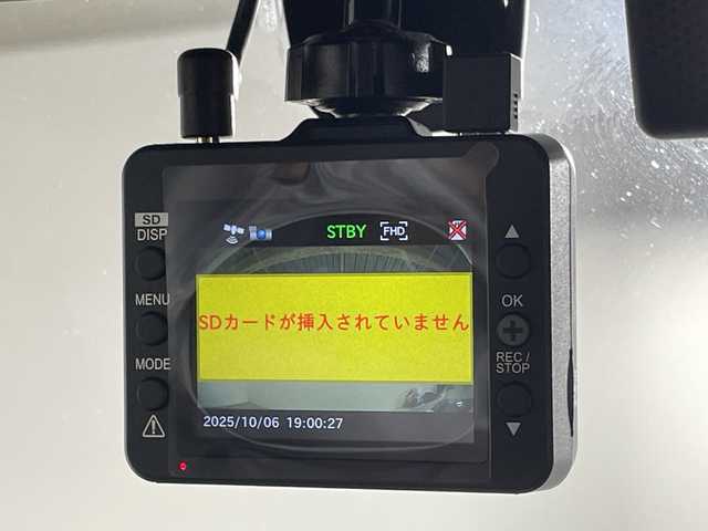 ダイハツ タフト G 福岡県 2023(令5)年 2.5万km ブラックマイカメタリック 社外メモリナビ/・CD/DVD/BT/フルセグTV/・バックモニター/ドライブレコーダー前後/ETC/革巻きステアリング/・ステアリングリモコン/LEDヘッドライト/・オートライト/・フォグランプ/シートヒーター（D/N)/スマートキー/・プッシュスタート/・スペアキー