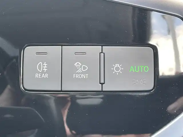 アウディ Ｑ３ 35TFSI アドバンスド 東京都 2021(令3)年 4.3万km グレイシアホワイトメタリック バーチャルコックピット/ベーシックパッケージ/　・シートヒーター （フロント）/　・シート電動調整機能 （フロント）/　・オートマチックテールゲート/　・アウディホールドアシスト/　・ランバーサポート 4ウェイ （フロント）/　・アウディドライブセレクト/アシスタンスパッケージ/　・アダプティブクルーズアシスト/　・エマージェンシーアシスト/　・ハイビームアシスト/　・サイドアシスト/　・リヤクロストラフィックアシスト/テクノロジーパッケージ/　・スマートフォンインターフェース/　・ワイヤレスチャージング/純正MMIナビゲーション/サラウンドビューカメラ/LEDヘッドライト/ルーフレール/アドバンストキーシステム/純正ドライブレコーダー