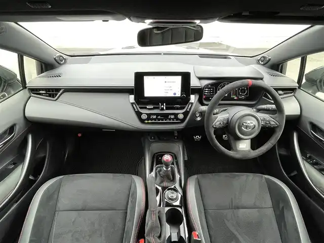 トヨタ ＧＲカローラ RZ 千葉県 2025(令7)年 0.1千km グレーＭ ワンオーナー/後期モデル/ボディーカラー：プレシャスメタル（カラーコード：1L5)/登録時走行距離90km/6速MT/トヨタセーフティセンス/　・プリクラッシュセーフティ/　・レーントレーシングアシスト(LTA)/　・レーダークルーズ（ACC）/　・オートハイビーム(AHB)/　・ロードサインアシスト(RSA)/　・プロアクティブドライビングアシスト(PDA)/　・発進遅れ告知機能(TMN)/　・ブラインドスポットモニター(BSM)/LEDヘッドライト/サブラジエーター（メーカーオプション）/カーボンルーフ/ディスプレイオーディオPlus（8インチHDディスプレイ）/　・ナビ/フルセグTV/BlueTooth//　・AppleCarPlay/AndroidAuto/Miracast対応/JBLスピーカー/ワイヤレスチャージ（置くだけ充電）/ETC2.0/D/N席シートヒーター（Hi/Lo切り替え式）/取説/保証書/スペアキー