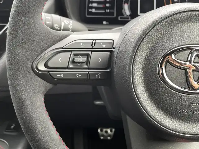 トヨタ ＧＲカローラ RZ 千葉県 2025(令7)年 0.1千km グレーＭ ワンオーナー/後期モデル/ボディーカラー：プレシャスメタル（カラーコード：1L5)/登録時走行距離90km/6速MT/トヨタセーフティセンス/　・プリクラッシュセーフティ/　・レーントレーシングアシスト(LTA)/　・レーダークルーズ（ACC）/　・オートハイビーム(AHB)/　・ロードサインアシスト(RSA)/　・プロアクティブドライビングアシスト(PDA)/　・発進遅れ告知機能(TMN)/　・ブラインドスポットモニター(BSM)/LEDヘッドライト/サブラジエーター（メーカーオプション）/カーボンルーフ/ディスプレイオーディオPlus（8インチHDディスプレイ）/　・ナビ/フルセグTV/BlueTooth//　・AppleCarPlay/AndroidAuto/Miracast対応/JBLスピーカー/ワイヤレスチャージ（置くだけ充電）/ETC2.0/D/N席シートヒーター（Hi/Lo切り替え式）/取説/保証書/スペアキー