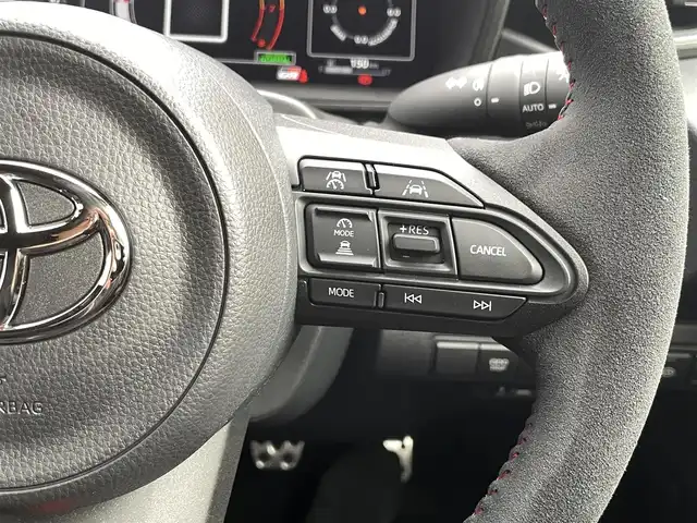 トヨタ ＧＲカローラ RZ 千葉県 2025(令7)年 0.1千km グレーＭ ワンオーナー/後期モデル/ボディーカラー：プレシャスメタル（カラーコード：1L5)/登録時走行距離90km/6速MT/トヨタセーフティセンス/　・プリクラッシュセーフティ/　・レーントレーシングアシスト(LTA)/　・レーダークルーズ（ACC）/　・オートハイビーム(AHB)/　・ロードサインアシスト(RSA)/　・プロアクティブドライビングアシスト(PDA)/　・発進遅れ告知機能(TMN)/　・ブラインドスポットモニター(BSM)/LEDヘッドライト/サブラジエーター（メーカーオプション）/カーボンルーフ/ディスプレイオーディオPlus（8インチHDディスプレイ）/　・ナビ/フルセグTV/BlueTooth//　・AppleCarPlay/AndroidAuto/Miracast対応/JBLスピーカー/ワイヤレスチャージ（置くだけ充電）/ETC2.0/D/N席シートヒーター（Hi/Lo切り替え式）/取説/保証書/スペアキー