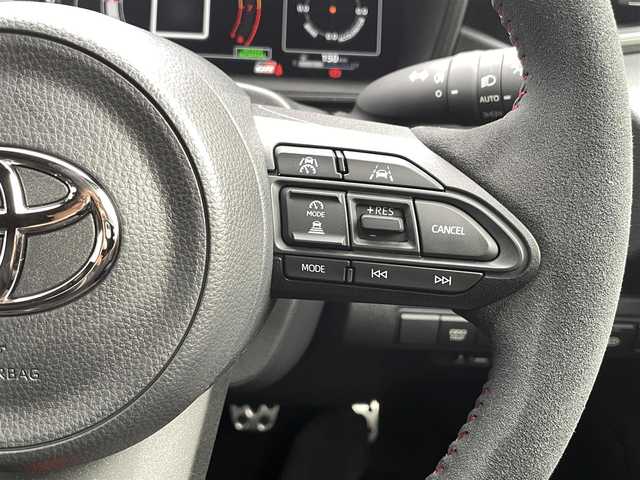 トヨタ ＧＲカローラ RZ 千葉県 2025(令7)年 0.1千km グレーＭ ワンオーナー/後期モデル/ボディーカラー：プレシャスメタル（カラーコード：1L5)/登録時走行距離90km/6速MT/トヨタセーフティセンス/　・プリクラッシュセーフティ/　・レーントレーシングアシスト(LTA)/　・レーダークルーズ（ACC）/　・オートハイビーム(AHB)/　・ロードサインアシスト(RSA)/　・プロアクティブドライビングアシスト(PDA)/　・発進遅れ告知機能(TMN)/　・ブラインドスポットモニター(BSM)/LEDヘッドライト/サブラジエーター（メーカーオプション）/カーボンルーフ/ディスプレイオーディオPlus（8インチHDディスプレイ）/　・ナビ/フルセグTV/BlueTooth//　・AppleCarPlay/AndroidAuto/Miracast対応/JBLスピーカー/ワイヤレスチャージ（置くだけ充電）/ETC2.0/D/N席シートヒーター（Hi/Lo切り替え式）/取説/保証書/スペアキー