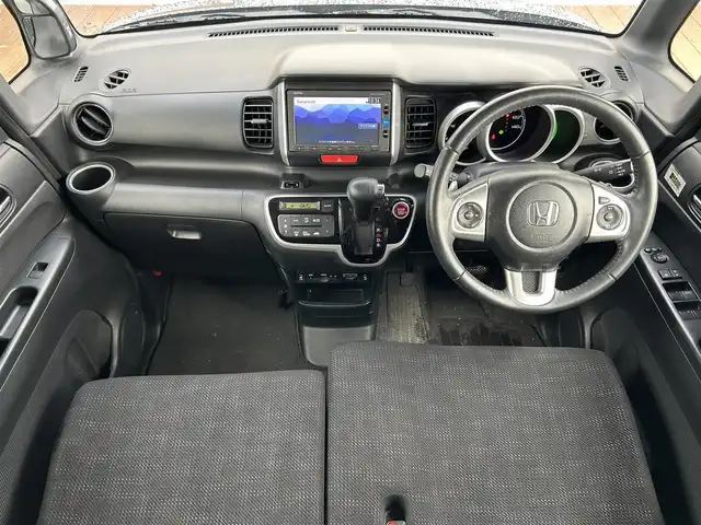 ホンダ Ｎ ＢＯＸ G ターボ SSパッケージ 滋賀県 2016(平28)年 7.6万km ブリティッシュグリーンP 純正ナビ/（AM/FM/CD/DVD/Bluetooth/TVフルセグ/iPod/SD/）/両側パワースライドドア/バックカメラ/ビルトインETC/シートヒーターD/N/前後ドライブレコーダー/夏タイヤ積込み/横滑り防止装置/オートライト/ステアリングスイッチ/スマートキー/プッシュスタート/スペアキー/オートエアコン/パドルシフト/ドアバイザー/純正フロアマット/ECON/後席サンバイザー/電動格納ミラー