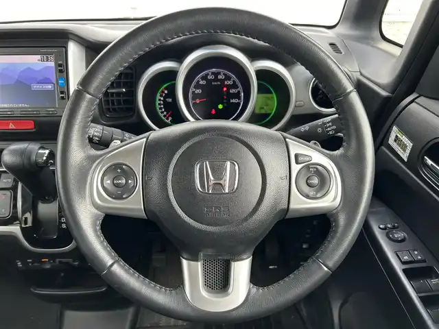 ホンダ Ｎ ＢＯＸ G ターボ SSパッケージ 滋賀県 2016(平28)年 7.6万km ブリティッシュグリーンP 純正ナビ/（AM/FM/CD/DVD/Bluetooth/TVフルセグ/iPod/SD/）/両側パワースライドドア/バックカメラ/ビルトインETC/シートヒーターD/N/前後ドライブレコーダー/夏タイヤ積込み/横滑り防止装置/オートライト/ステアリングスイッチ/スマートキー/プッシュスタート/スペアキー/オートエアコン/パドルシフト/ドアバイザー/純正フロアマット/ECON/後席サンバイザー/電動格納ミラー