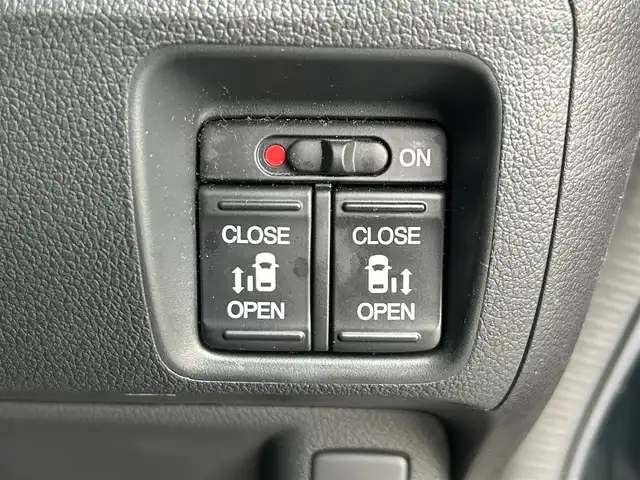 ホンダ Ｎ ＢＯＸ G ターボ SSパッケージ 滋賀県 2016(平28)年 7.6万km ブリティッシュグリーンP 純正ナビ/（AM/FM/CD/DVD/Bluetooth/TVフルセグ/iPod/SD/）/両側パワースライドドア/バックカメラ/ビルトインETC/シートヒーターD/N/前後ドライブレコーダー/夏タイヤ積込み/横滑り防止装置/オートライト/ステアリングスイッチ/スマートキー/プッシュスタート/スペアキー/オートエアコン/パドルシフト/ドアバイザー/純正フロアマット/ECON/後席サンバイザー/電動格納ミラー