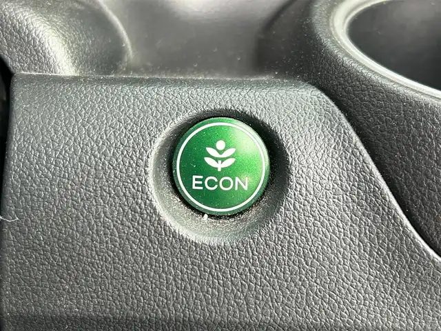 ホンダ Ｎ ＢＯＸ G ターボ SSパッケージ 滋賀県 2016(平28)年 7.6万km ブリティッシュグリーンP 純正ナビ/（AM/FM/CD/DVD/Bluetooth/TVフルセグ/iPod/SD/）/両側パワースライドドア/バックカメラ/ビルトインETC/シートヒーターD/N/前後ドライブレコーダー/夏タイヤ積込み/横滑り防止装置/オートライト/ステアリングスイッチ/スマートキー/プッシュスタート/スペアキー/オートエアコン/パドルシフト/ドアバイザー/純正フロアマット/ECON/後席サンバイザー/電動格納ミラー