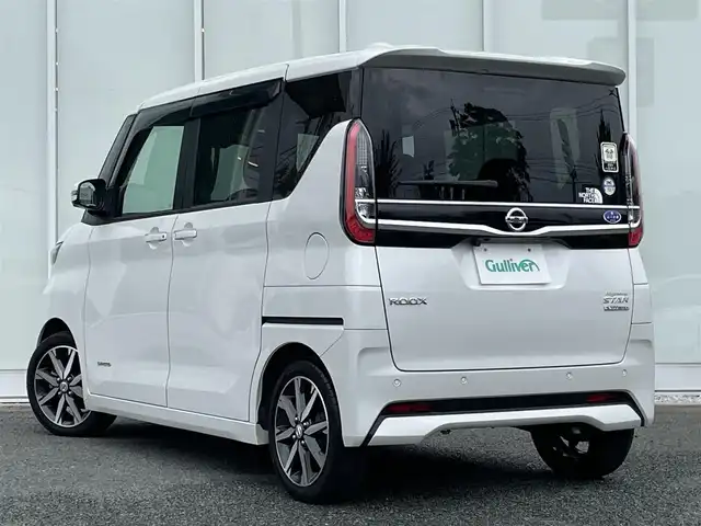 日産 ルークス HWS X プロパイロットED 福岡県 2022(令4)年 5万km ホワイトパール 純正9インチナビ/（全方位カメラ/Bカメラ/TV/DVD/CD/Bluetooth/USB)/両側パワースライドドア/リアシーリングファン/ハンズフリーオートスライドドア/プロパイロット/レーダークルーズコントロール/ビルトインETC/電動パーキングブレーキ/HOLDボタン/ステアリングスイッチ/ドライブレコーダー前方/LEDヘッドライト/プッシュスタート/ドアバイザー/純正フロアマット