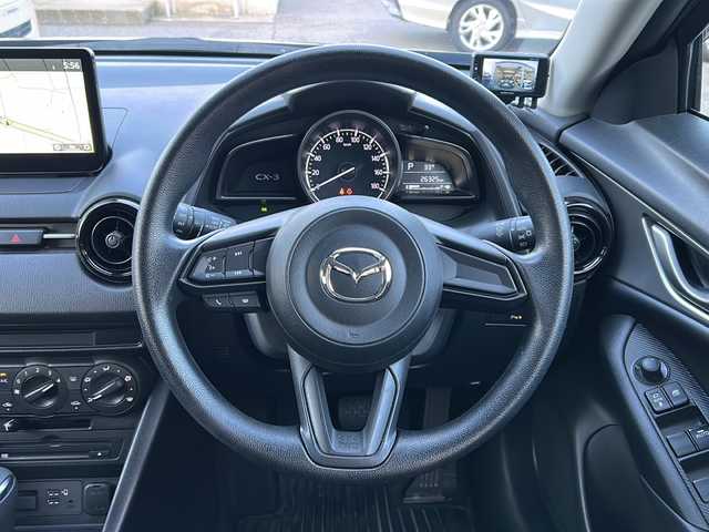 マツダ ＣＸ－３ 15S 石川県 2023(令5)年 2.7万km ジェットブラックマイカ ワンオーナー　/純正メモリナビ/（Ｂｌｕｅｔｏｏｔ／ＣＤ／ＤＶＤ／フルセグＴＶ／ＡＭ／ＦＭ）　/ＥＴＣ　/前後ドライブレコーダー　/バックカメラ　　/アイドリングストップ　/純正アルミホイール　/LEDライト　/オートライト/スマートキー/プッシュスタート/純正フロアマット