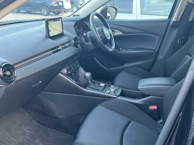 マツダ ＣＸ－３ 15S 石川県 2023(令5)年 2.7万km ジェットブラックマイカ ワンオーナー　/純正メモリナビ/（Ｂｌｕｅｔｏｏｔ／ＣＤ／ＤＶＤ／フルセグＴＶ／ＡＭ／ＦＭ）　/ＥＴＣ　/前後ドライブレコーダー　/バックカメラ　　/アイドリングストップ　/純正アルミホイール　/LEDライト　/オートライト/スマートキー/プッシュスタート/純正フロアマット