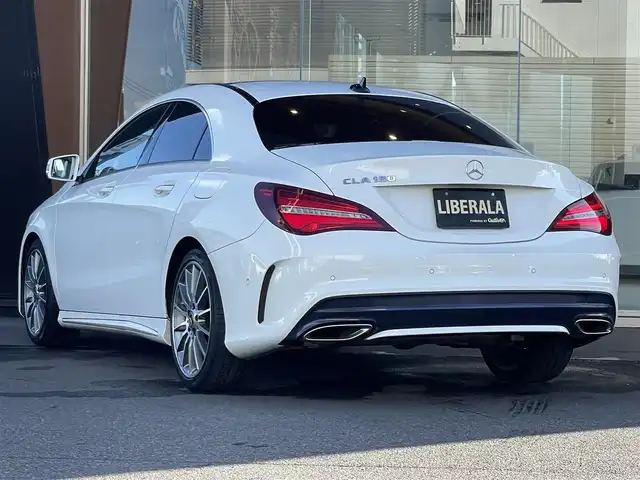 メルセデス・ベンツ ＣＬＡ１８０ AMG スタイル 鹿児島県 2019(平31)年 8万km 白 禁煙車/純正ナビ/AMGプレミアムパッケージ/パノラミックスライディングゲルー/キーレスゴー/レーダーセフティパッケージ/バックカメラ