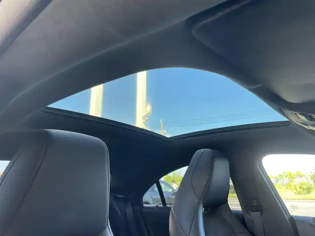 メルセデス・ベンツ ＣＬＡ１８０ AMG スタイル 鹿児島県 2019(平31)年 8万km 白 禁煙車/純正ナビ/AMGプレミアムパッケージ/パノラミックスライディングゲルー/キーレスゴー/レーダーセフティパッケージ/バックカメラ