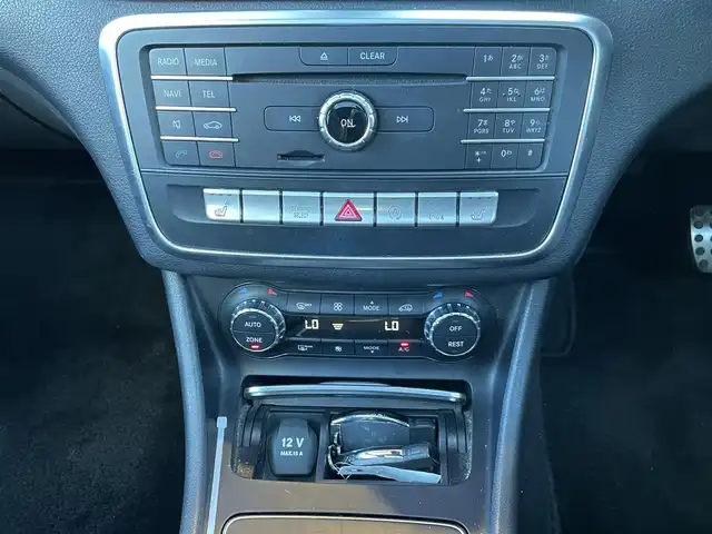メルセデス・ベンツ ＣＬＡ１８０ AMG スタイル 鹿児島県 2019(平31)年 8万km 白 禁煙車/純正ナビ/AMGプレミアムパッケージ/パノラミックスライディングゲルー/キーレスゴー/レーダーセフティパッケージ/バックカメラ