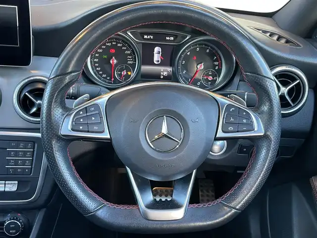 メルセデス・ベンツ ＣＬＡ１８０ AMG スタイル 鹿児島県 2019(平31)年 8万km 白 禁煙車/純正ナビ/AMGプレミアムパッケージ/パノラミックスライディングゲルー/キーレスゴー/レーダーセフティパッケージ/バックカメラ