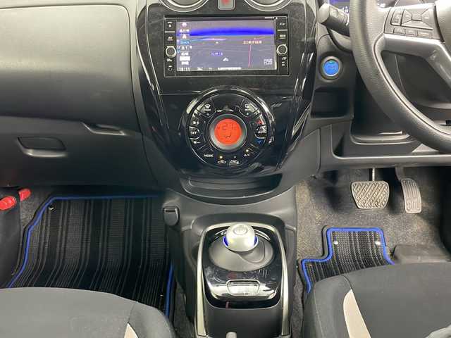 日産 ノート e－パワー X シーギア 道央・札幌 2017(平29)年 12.8万km パール ・ワンオーナー/・純正ナビ&V|CD&DVD&BT&SD&USB&iPod/・バックカメラ/・全方位カメラ/・レーダークルーズコントロール/・衝突被害軽減ブレーキ/・横滑り防止装置/・車線逸脱警報/・ステアリングスイッチ/・純正フロアマット/・電動格納ミラー/・プッシュスタート/・LEDヘッドライト/・オートライト/・スマートキー/・保証書/・取扱説明書