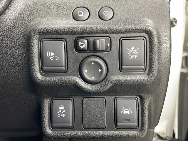 日産 ノート e－パワー X シーギア 道央・札幌 2017(平29)年 12.8万km パール ・ワンオーナー/・純正ナビ&V|CD&DVD&BT&SD&USB&iPod/・バックカメラ/・全方位カメラ/・レーダークルーズコントロール/・衝突被害軽減ブレーキ/・横滑り防止装置/・車線逸脱警報/・ステアリングスイッチ/・純正フロアマット/・電動格納ミラー/・プッシュスタート/・LEDヘッドライト/・オートライト/・スマートキー/・保証書/・取扱説明書