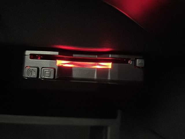 日産 ノート e－パワー X シーギア 道央・札幌 2017(平29)年 12.8万km パール ・ワンオーナー/・純正ナビ&V|CD&DVD&BT&SD&USB&iPod/・バックカメラ/・全方位カメラ/・レーダークルーズコントロール/・衝突被害軽減ブレーキ/・横滑り防止装置/・車線逸脱警報/・ステアリングスイッチ/・純正フロアマット/・電動格納ミラー/・プッシュスタート/・LEDヘッドライト/・オートライト/・スマートキー/・保証書/・取扱説明書